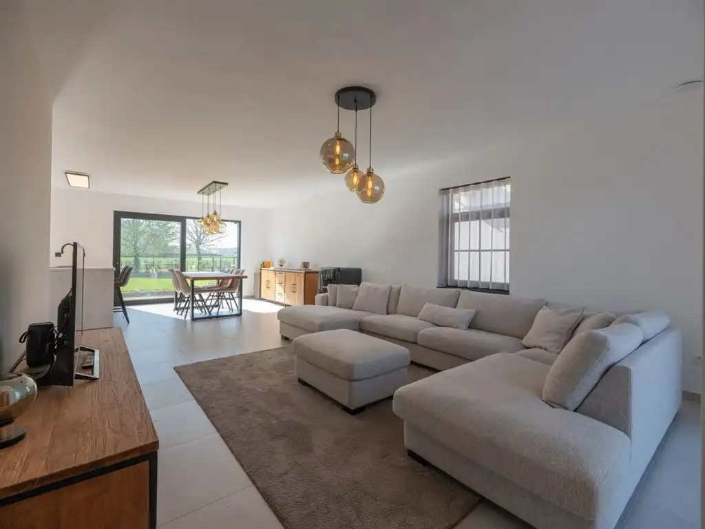 Halfvrijstaande stijlvolle nieuwbouwwoning met landelijke uitstraling foto 14