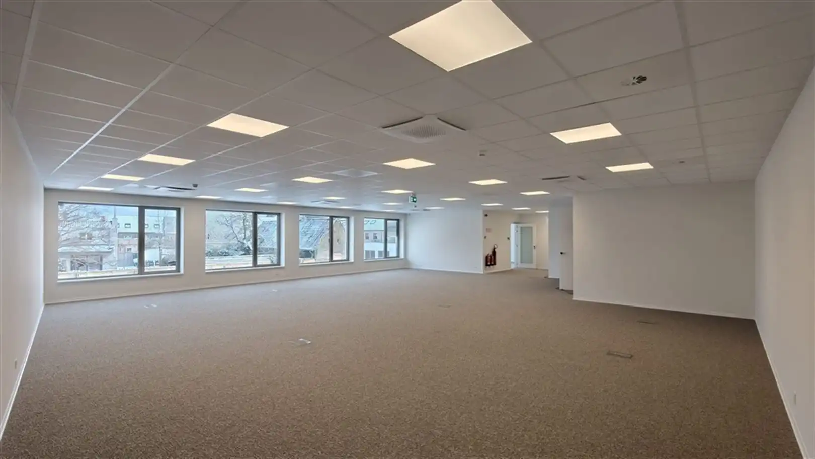 Nieuwbouw kantoren op strategische locatie in Destelbergen foto 2