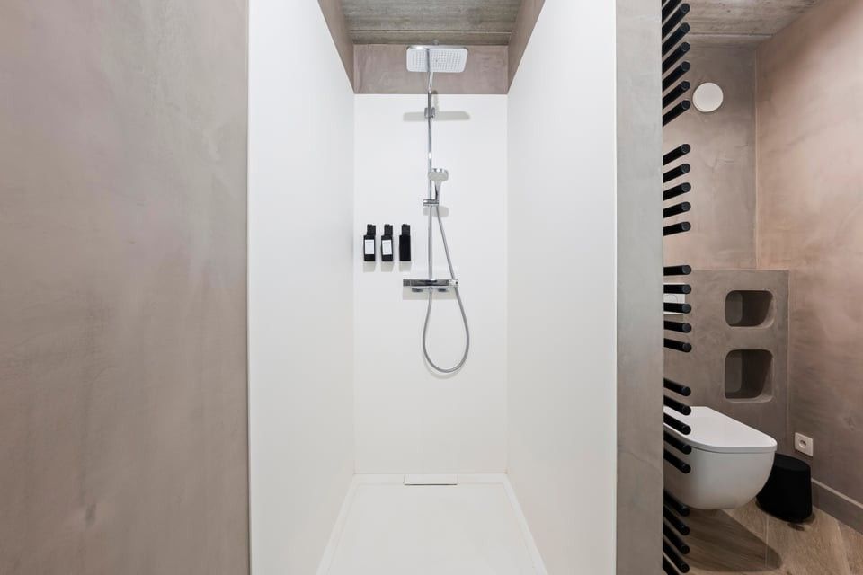 PRACHTIG GERENOVEERD APPARTEMENT MET GARAGE TE HUUR MIDDENIN HET CENTRUM VAN SINT-TRUIDEN foto 14
