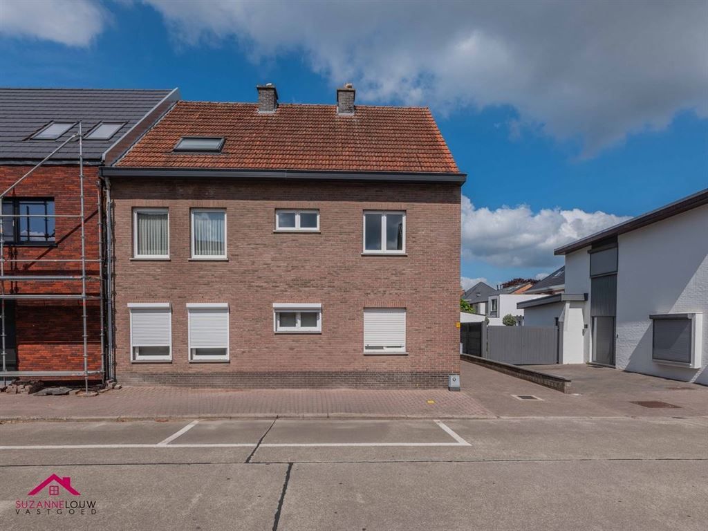 Ruim duplexappartement met 3 slaapkamers foto 2
