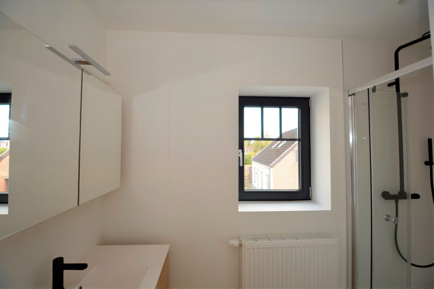 RECENT GERENOVEERDE WONING MET 2 SLK EN TUIN! foto 9