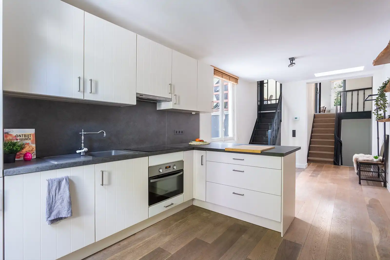 Duplex met terras in bruisende buurt foto 15