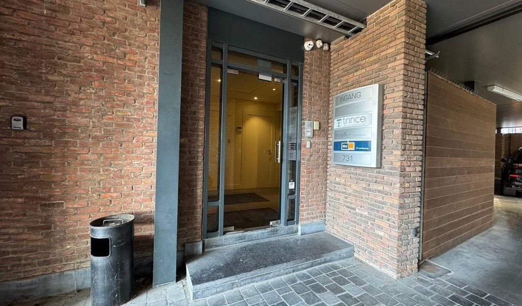 Kantoorruimte met stockageruimte te huur vlakbij klaverblad in Gent foto 2