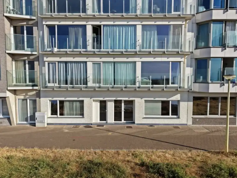 MODERN GELIJKVLOERSAPPARTEMENT OP DE ZEEDIJK VAN OOSTUDINKERKE foto 4