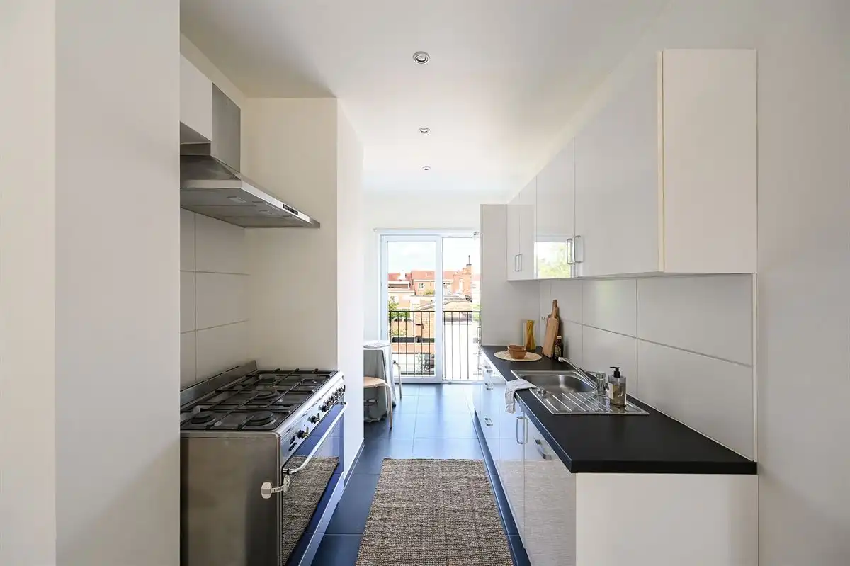 Ruim en lichtrijk appartement te Merksem foto 8