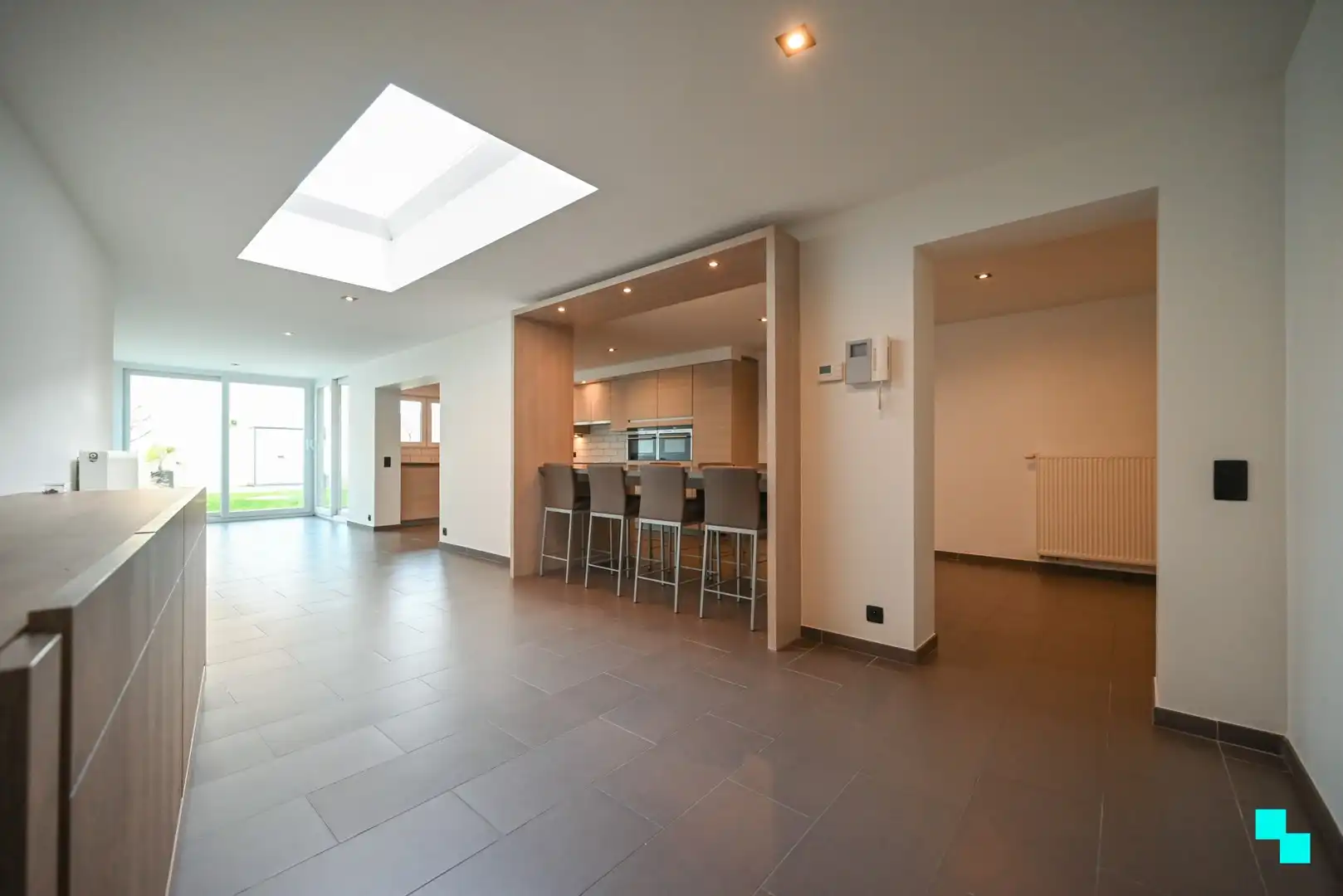 Instapklare gezinswoning in hartje Pittem foto 6