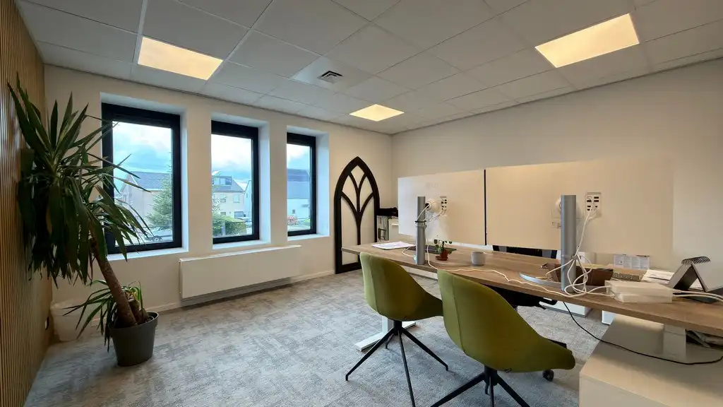 Instapklare kantoren met terras te huur vlakbij afrit E19 in Rumst foto 11