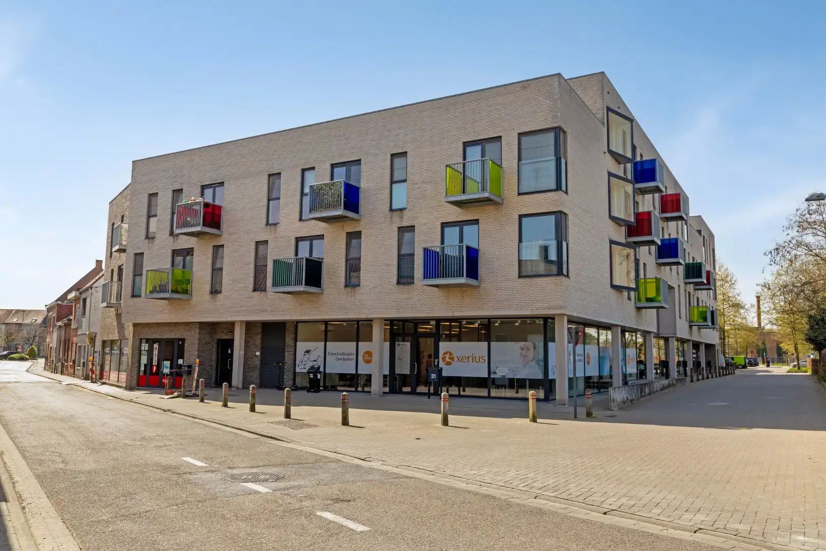 Rustig en zonnig gelegen appartement met 1 slpk en autostaanplaats in Herentals-centrum ! foto {{pictureIndex}}