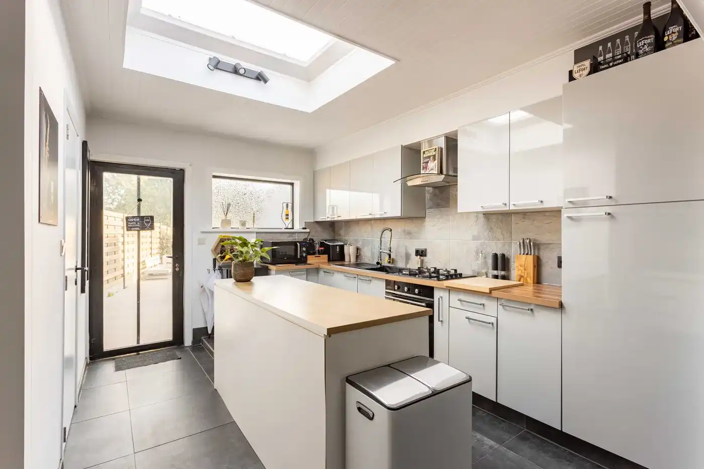 Instapklare, vernieuwde woning op rustige locatie! foto 5