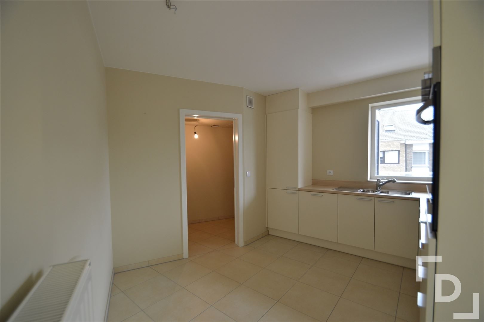 Centraal gelegen appartement met garage te huur. foto 8