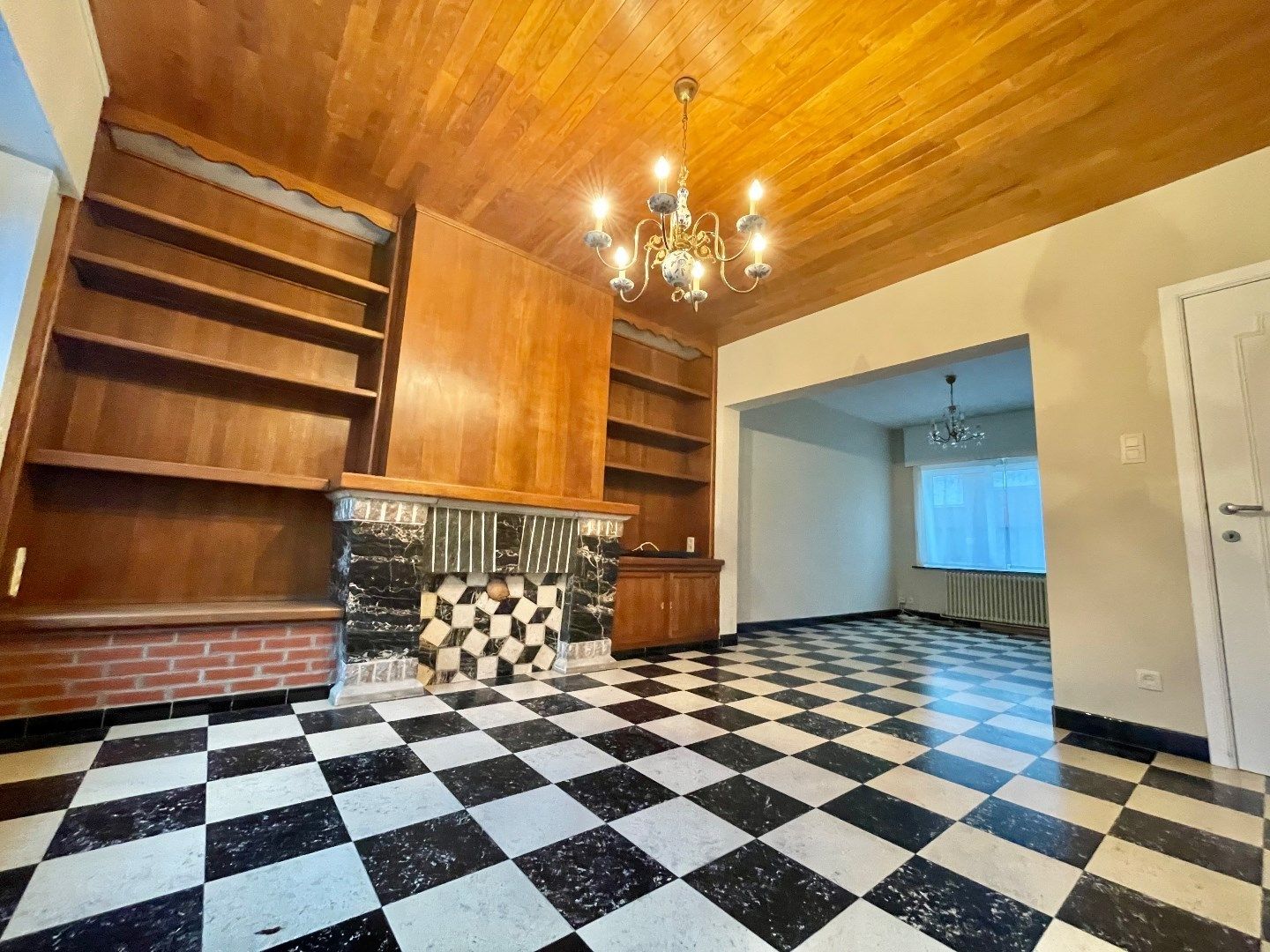 Grote woning met mogelijks 5 kamers, garage en zongerichte tuin foto 6