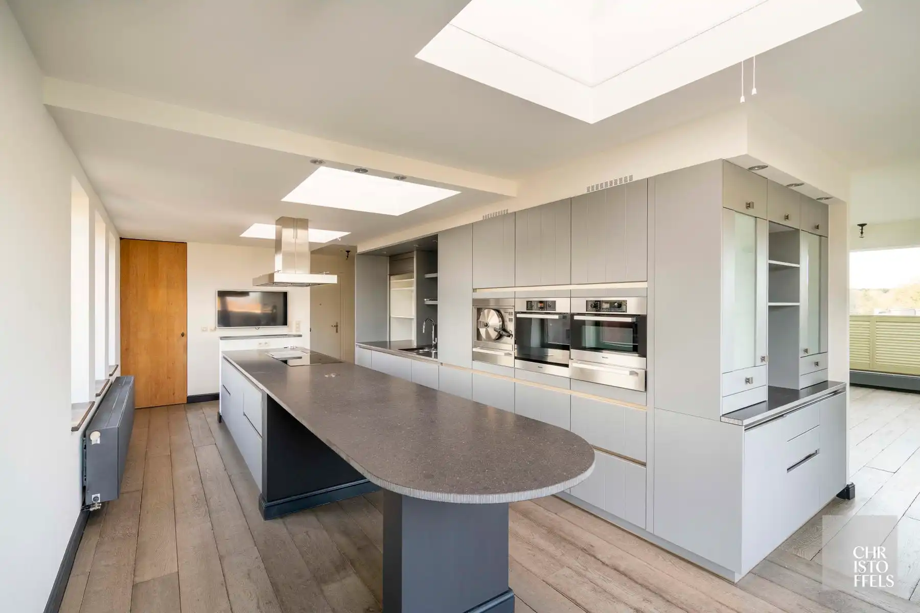 Luxe penthouse van 239m² met 34m² terrassen in hartje Zutendaal! foto 17