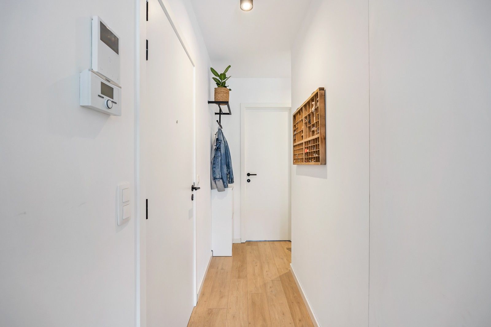 Compleet appartement met 2 slaapkamers, terras, kelder en parking. foto 13