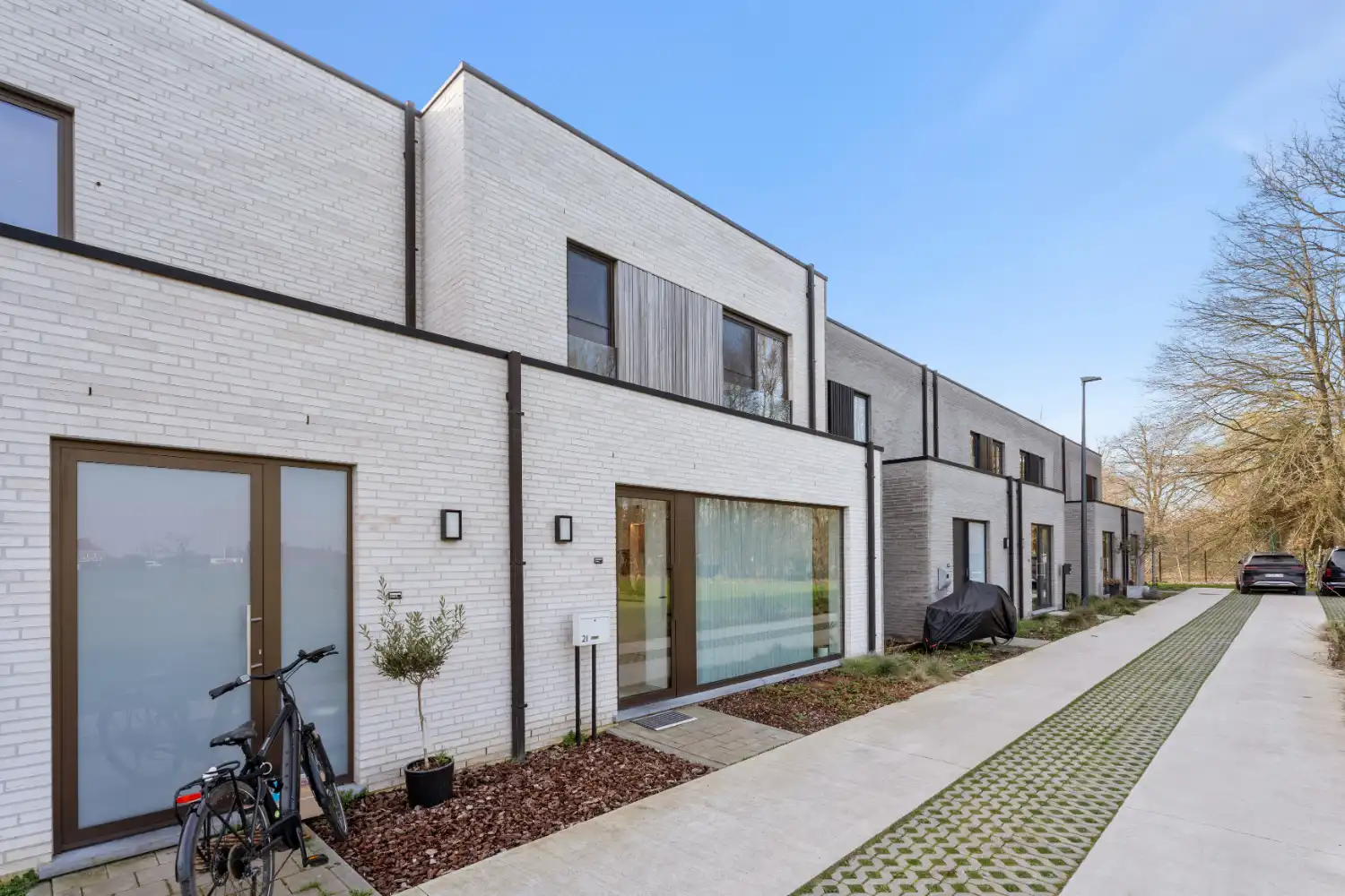 Recent energiezuinige woning met 3 slaapkamers in Drongen foto {{pictureIndex}}