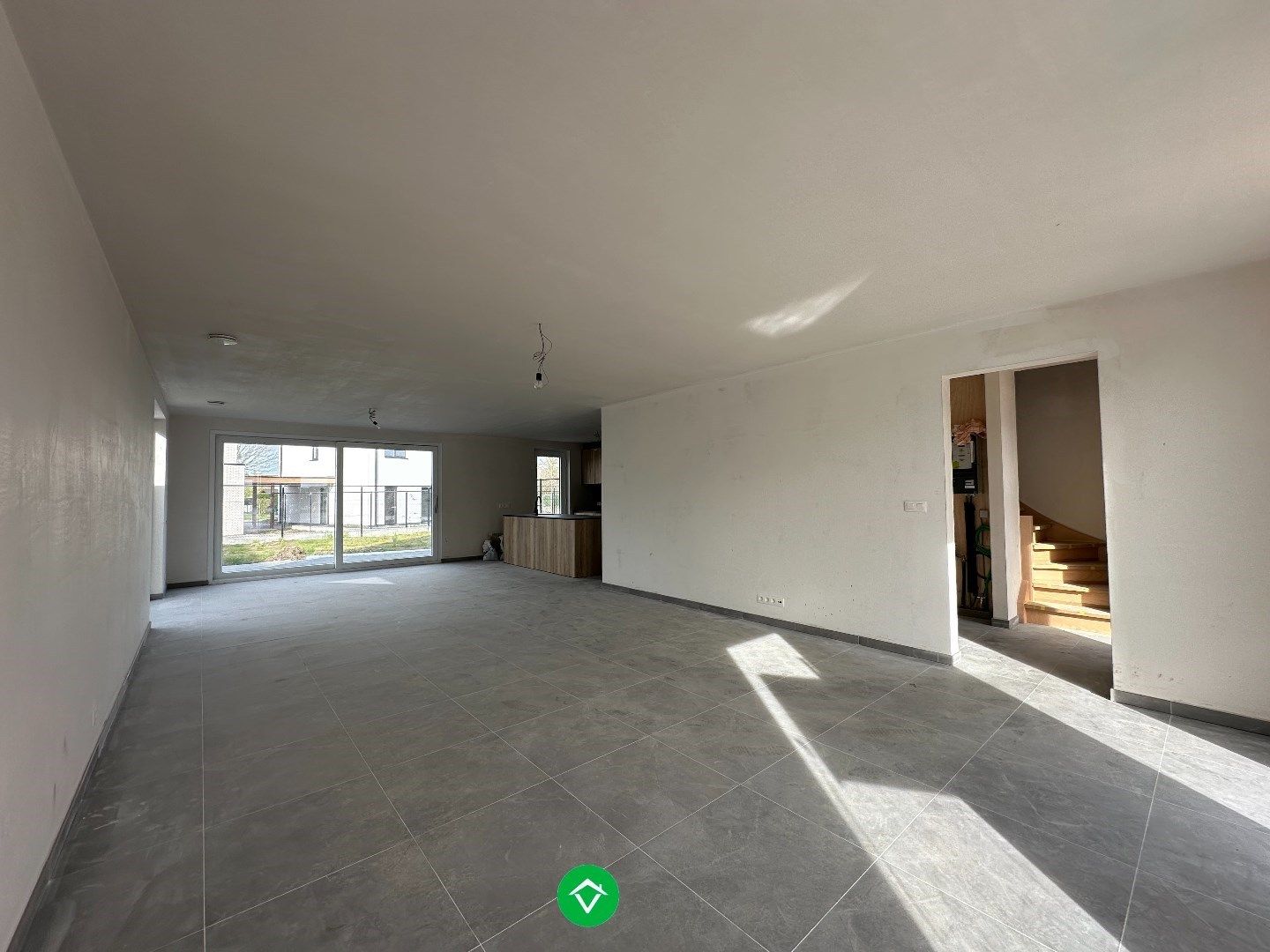 Halfopen nieuwbouwwoning met 3 slaapkamers te Koekelare  foto 3