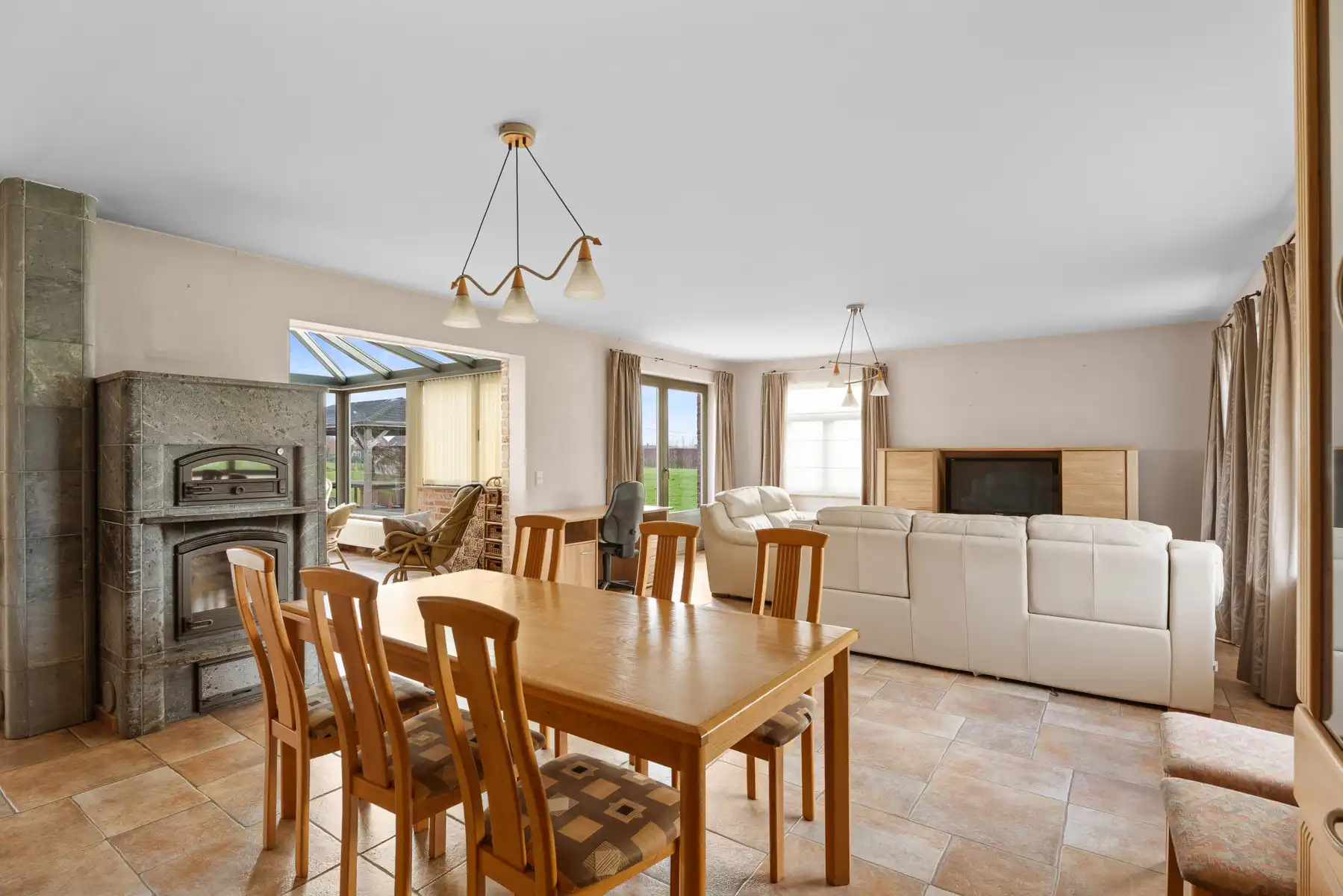 Unieke woning met een openzicht te Knesselare! foto 2