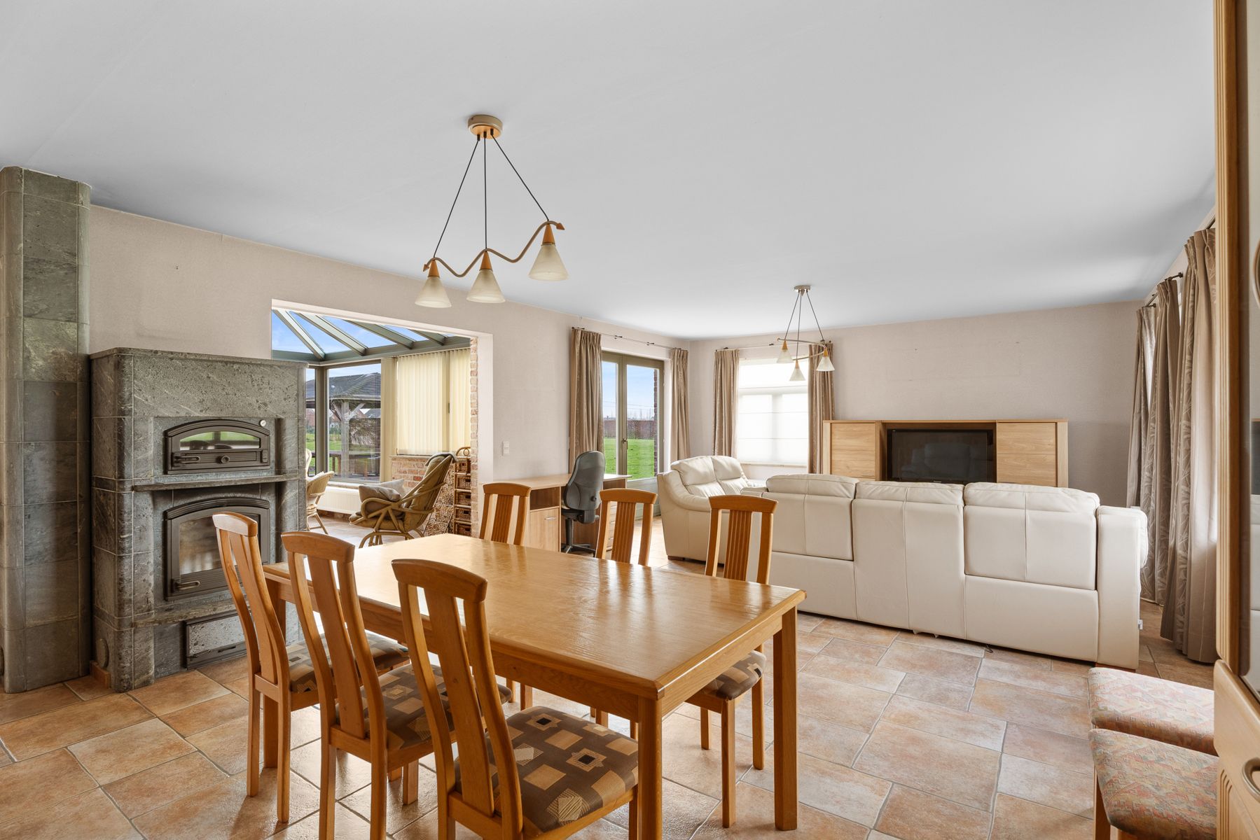 Unieke woning met een openzicht te Knesselare! foto 2