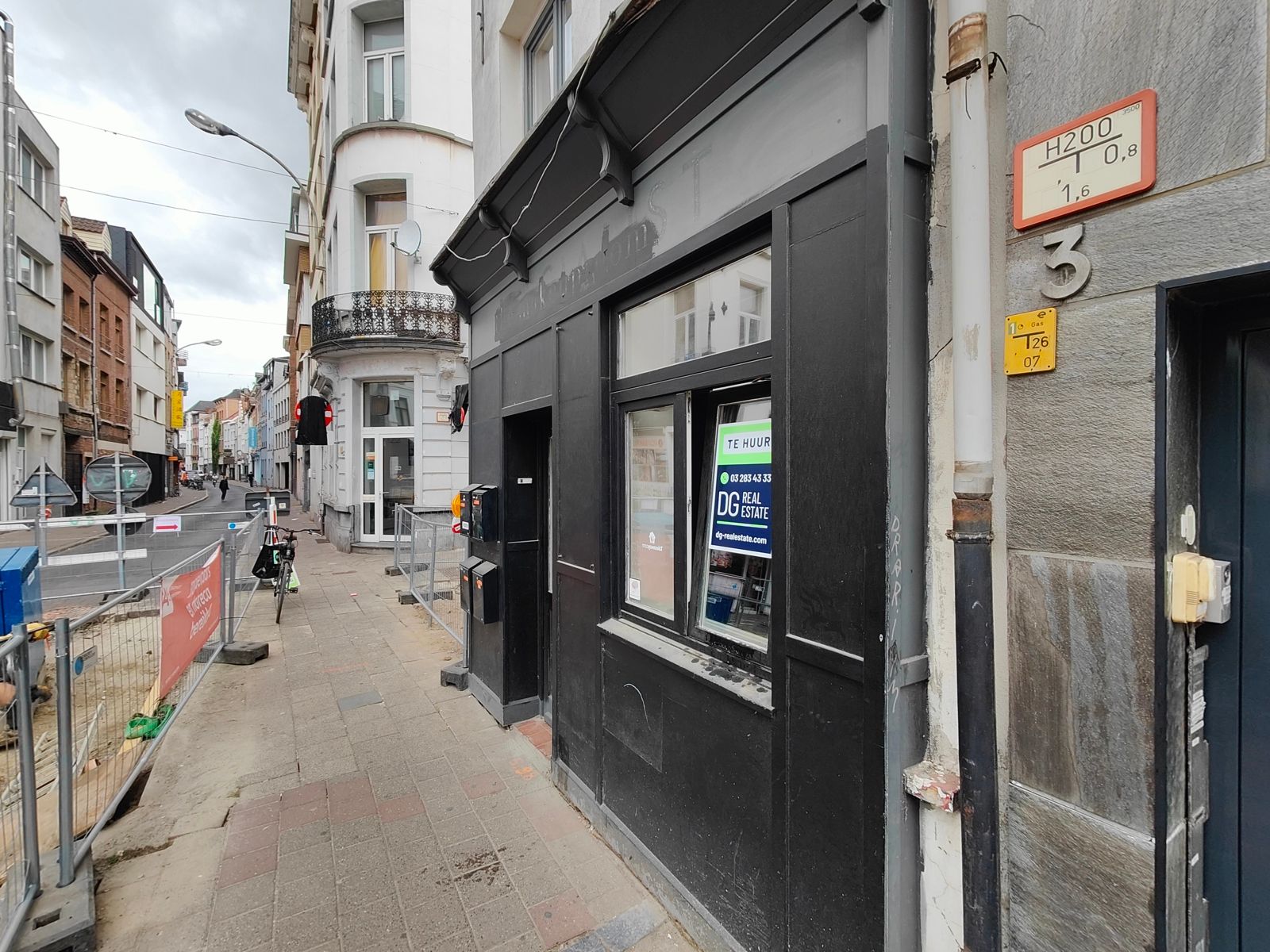 Commercieel hoekpand in hart van Antwerpse studentenbuurt foto {{pictureIndex}}