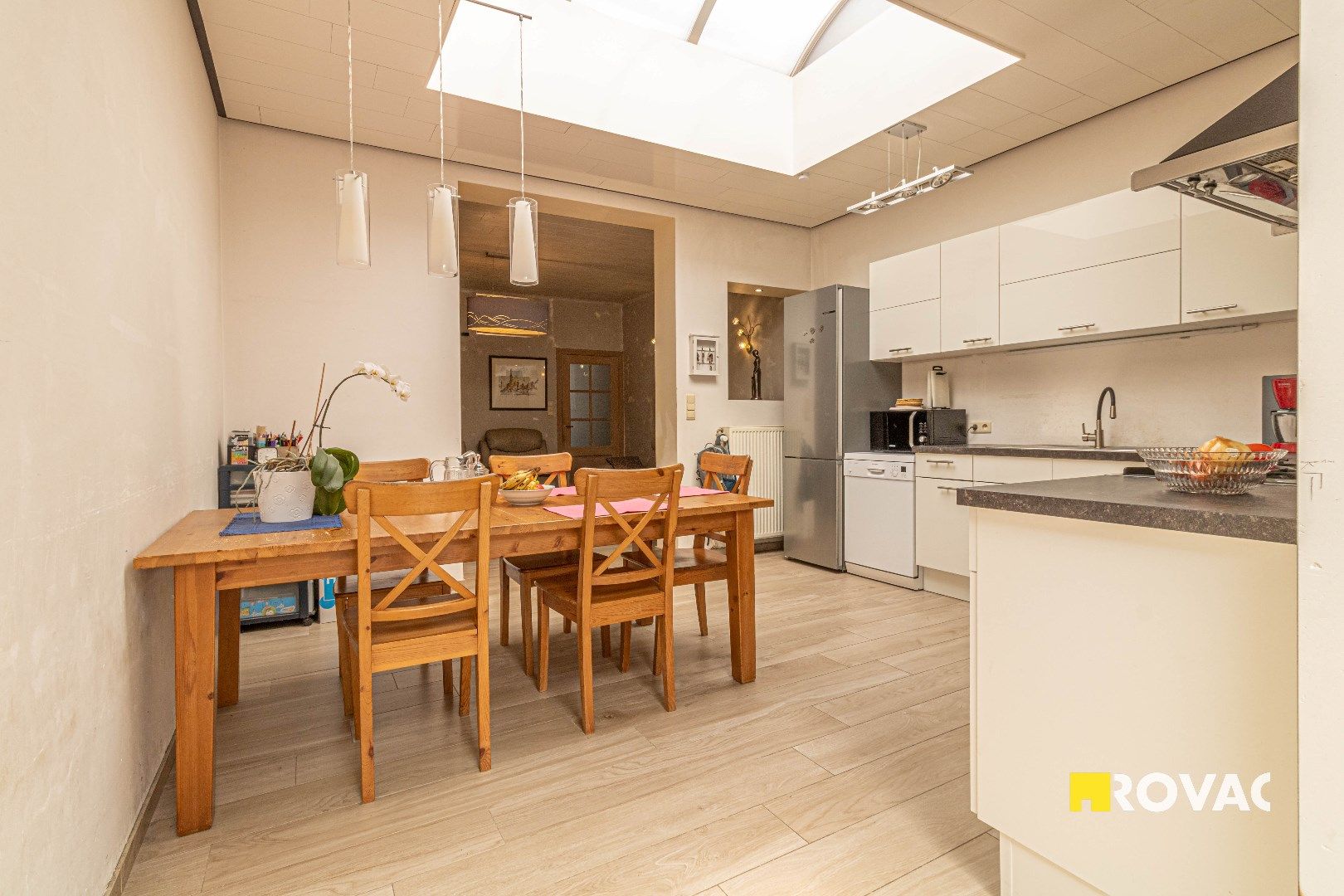 Zeer leuke rijwoning met prachtige stadstuin in centrum Izegem foto 16