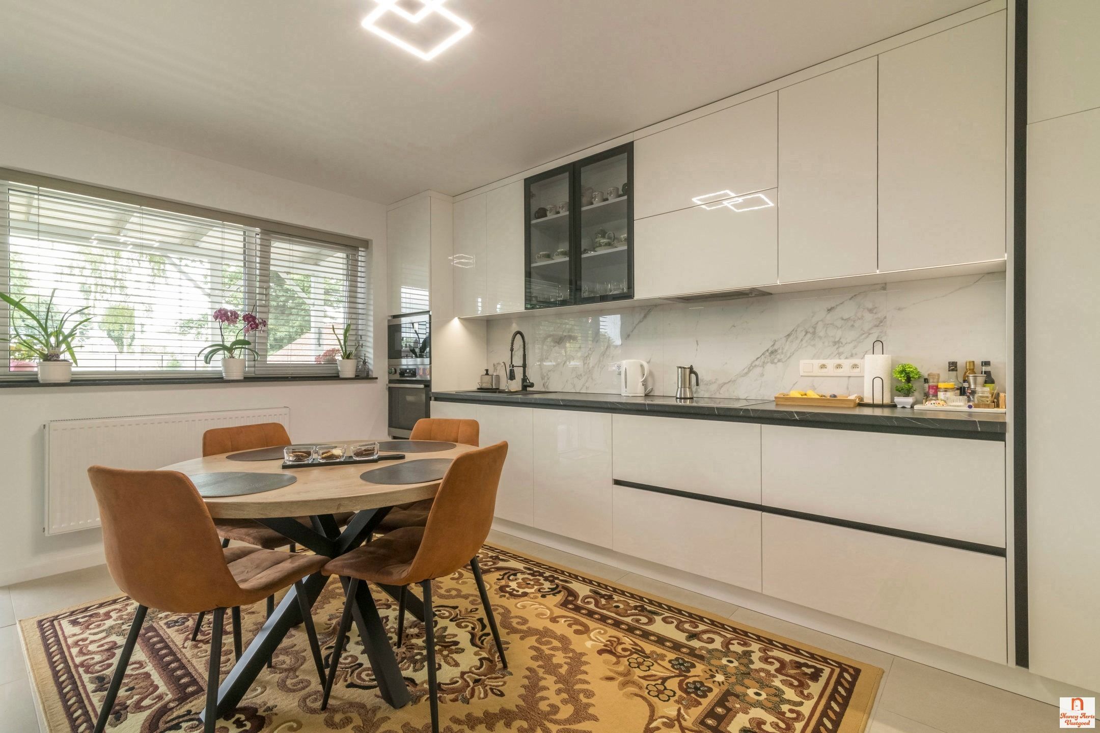 Grondig gerenoveerde splitlevelwoning in een rustige straat foto 11