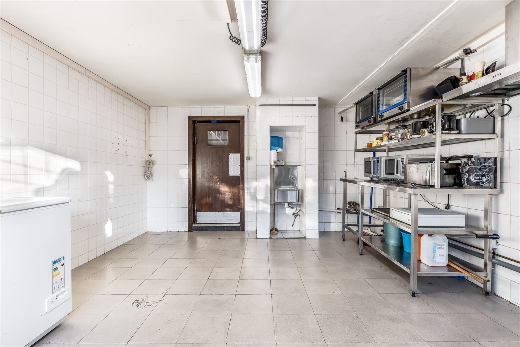 TE RENOVEREN HORECAZAAK MET POTENTIEEL, ZEER GOED GELEGEN IN HET CENTRUM VAN LEOPOLDSBURG foto 24