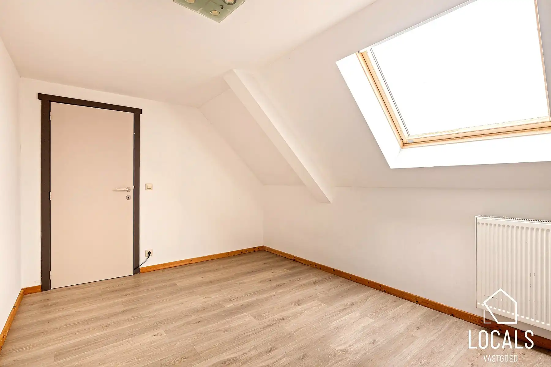 Instapklare gezinswoning met 4 slaapkamers en tuin foto 19