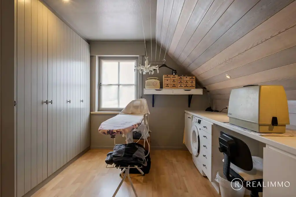 Stijlvolle en tot in de puntjes verzorgde alleenstaande woning met 4 slaapkamers. foto 12