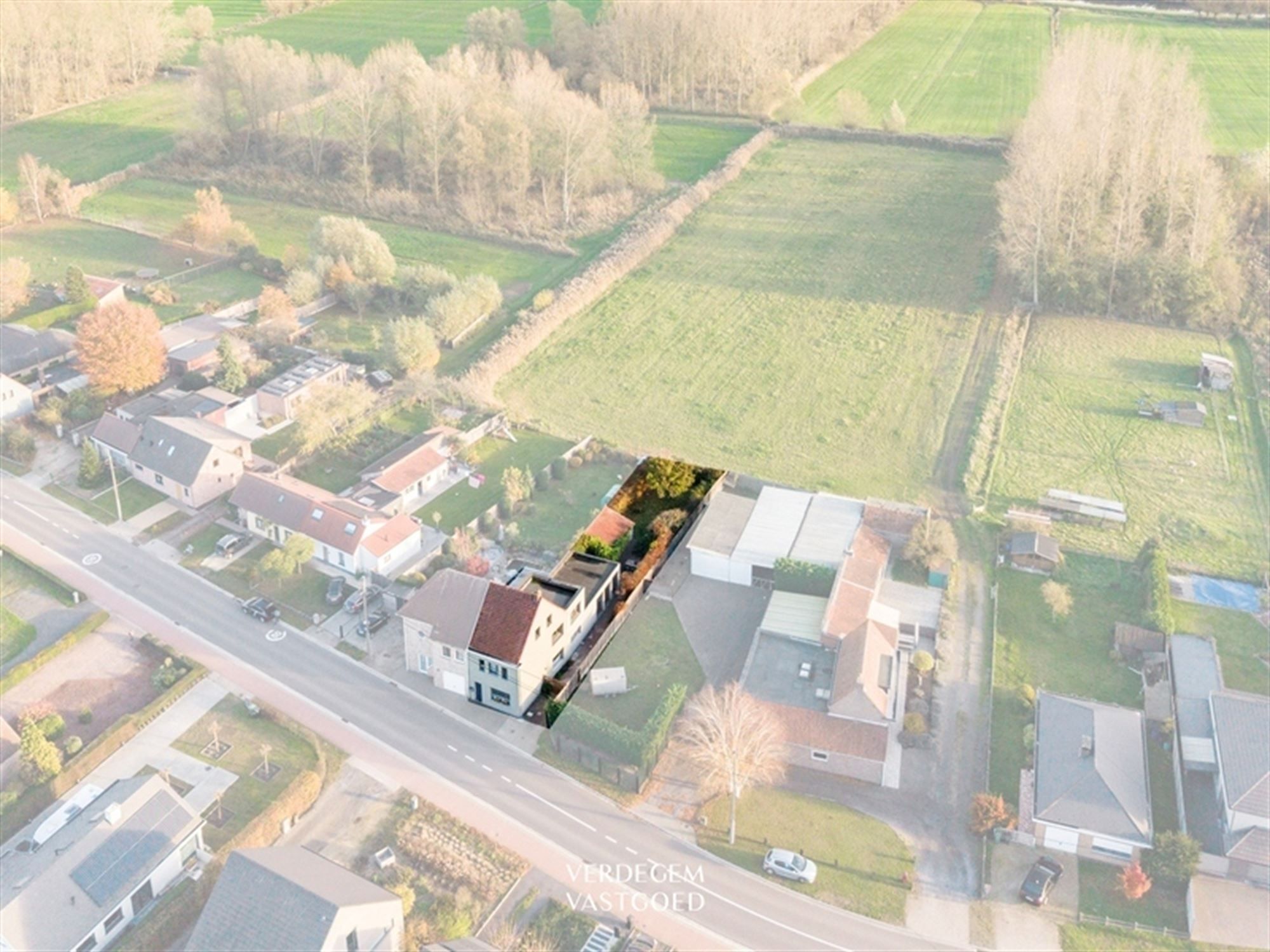 Toffe gezinswoning met 4 slaapkamers en mooie tuin foto 2