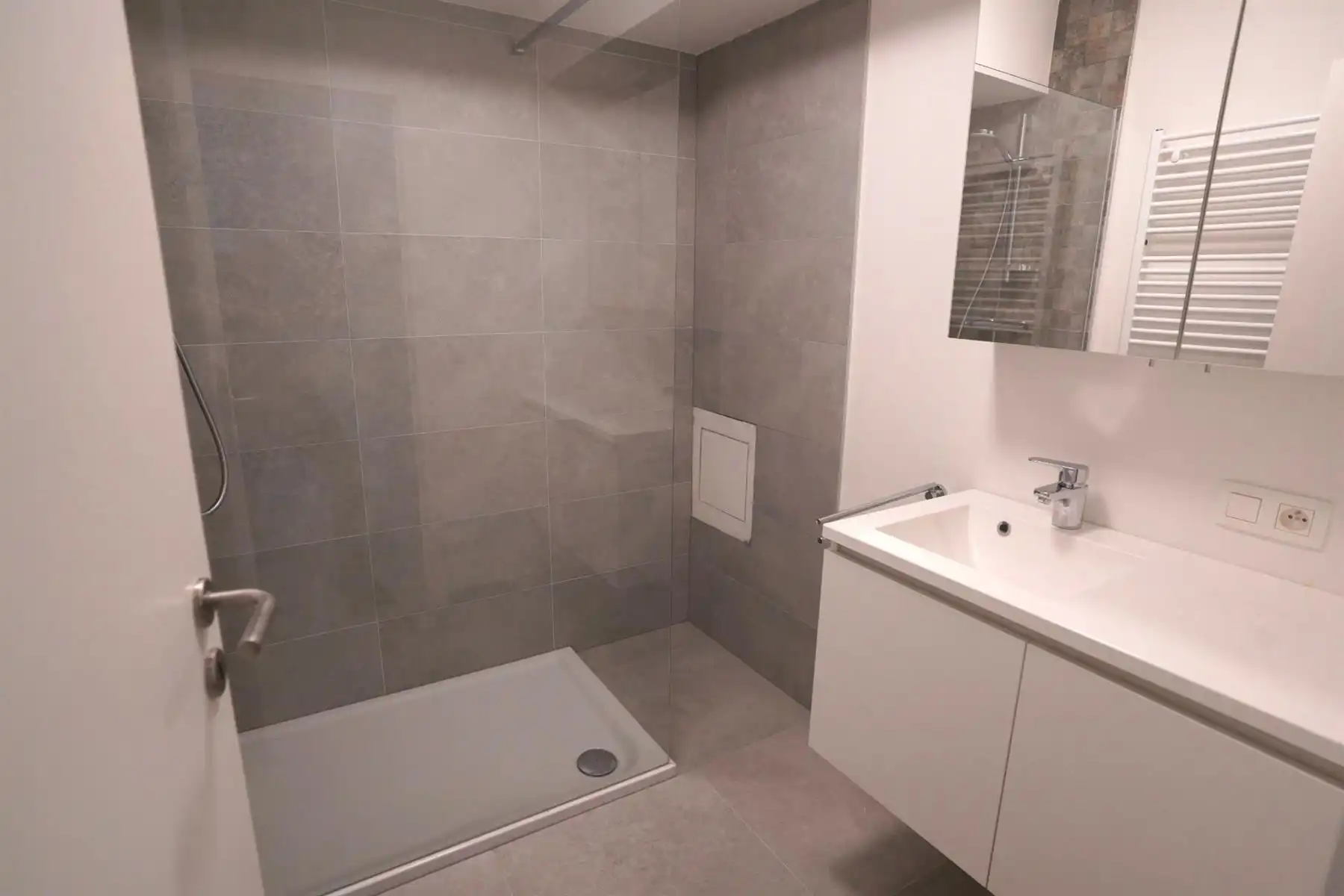 Gelijkvloers appartement met tuintje foto 10