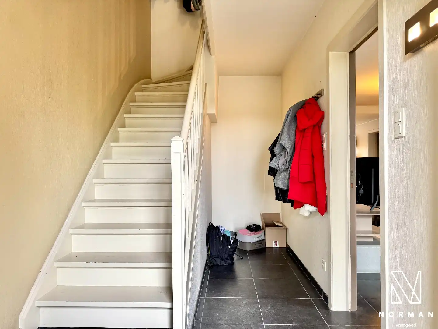 Instapklare woning met 2 slaapkamers, tuin en garage te huur in rustige woonwijk te Hulste! foto 4