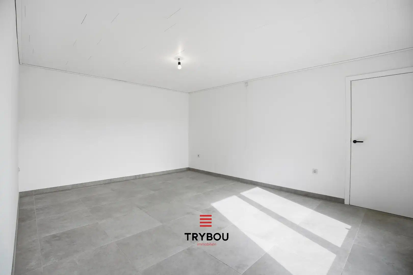 Ruime halfopen woning met 6 slaapkamers in Houthulst! foto 8