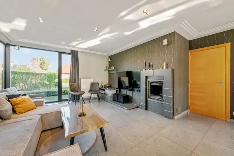 Ruime villa met zwembad  foto 4