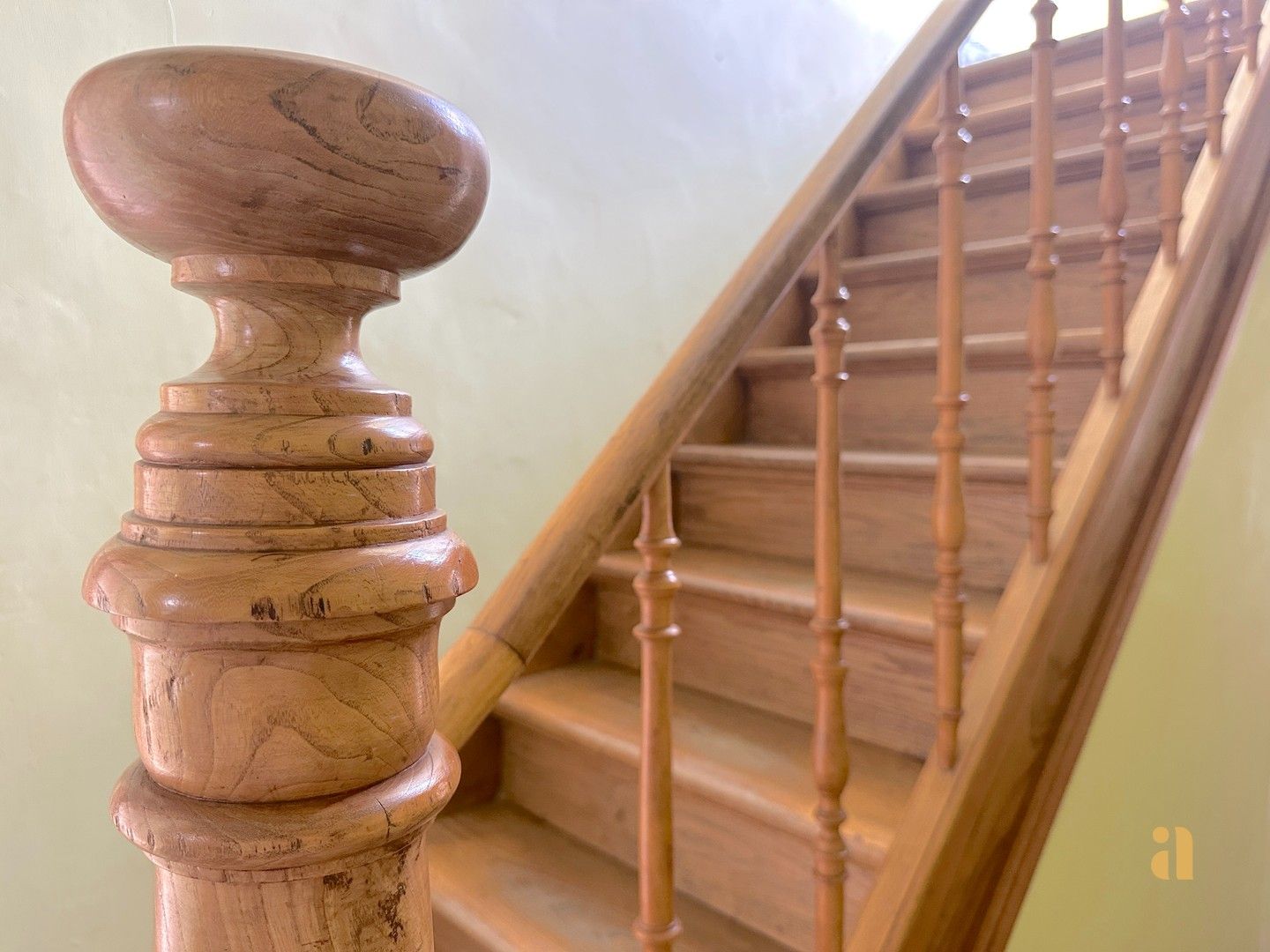 Karaktervol herenhuis waar licht, ruimte & zon elkaar ontmoeten foto 16