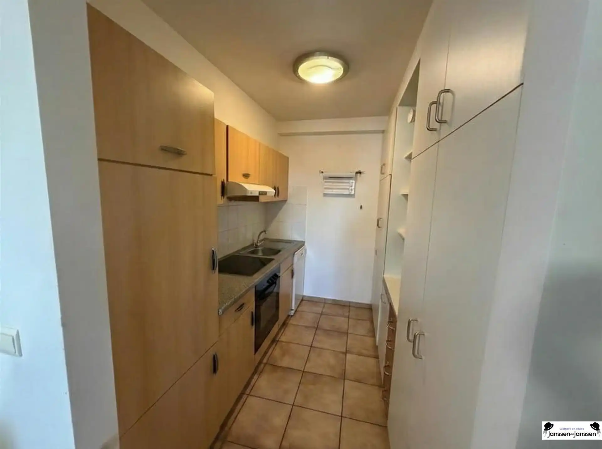 Centraal gelegen appartement met 2 slaapkamer  foto 8