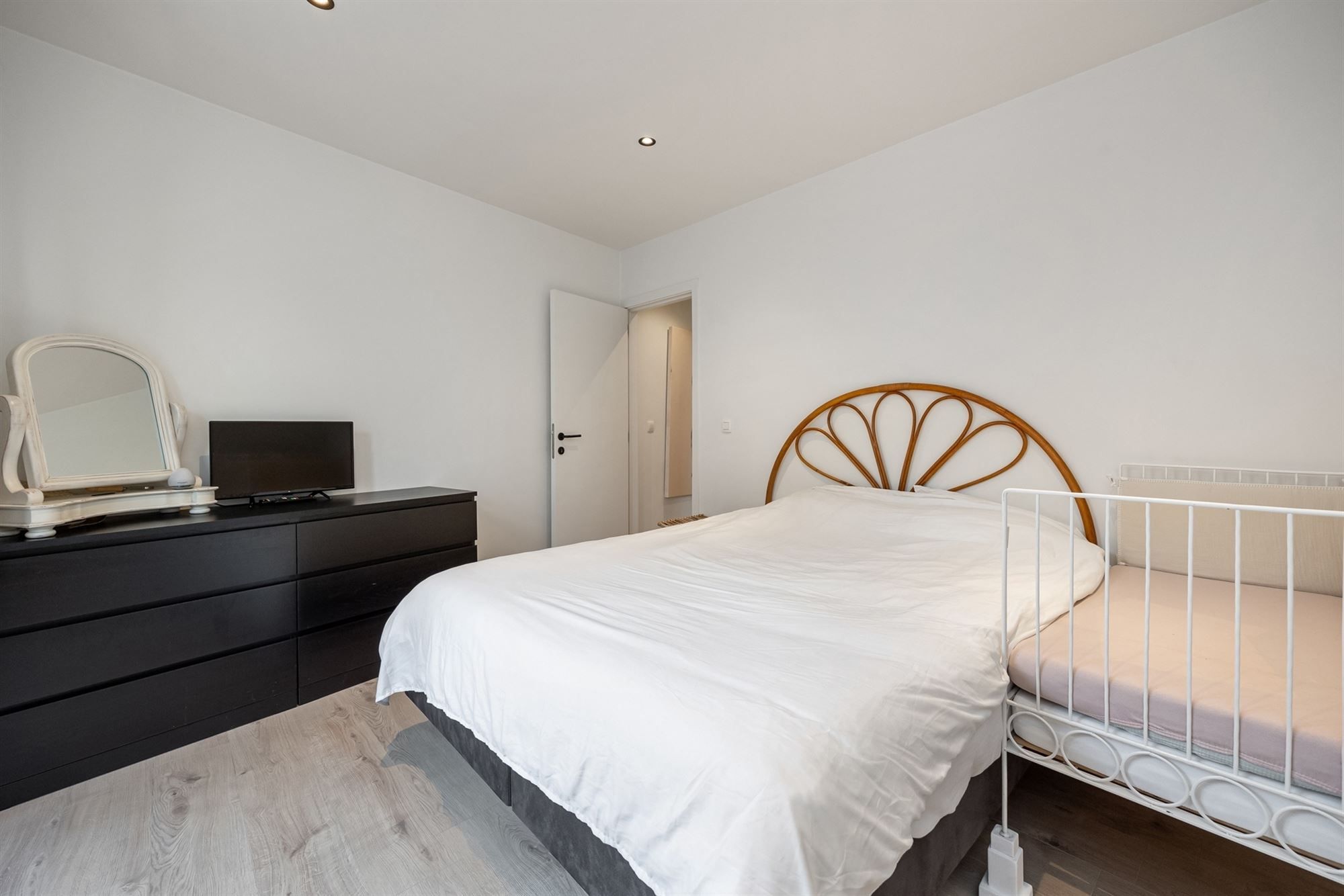 Instapklaar huis met drie ruime slaapkamers foto 11
