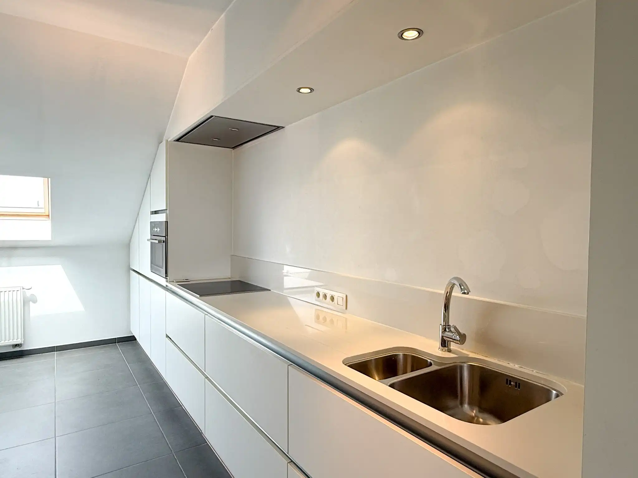 Duplexappartement met 2 slaapkamers op de Grote Markt van Beveren foto 5