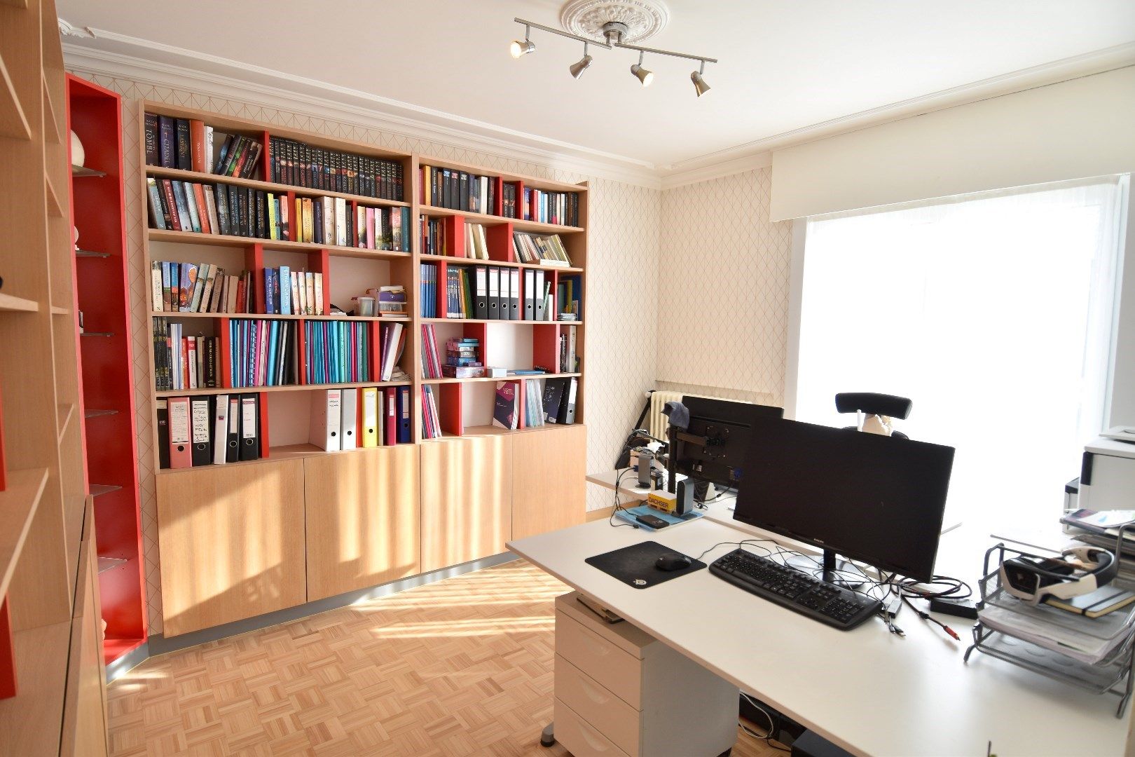 Ruime villa met 6 slaapkamers, mooi stukje tuin én residentiële ligging te Bavikhove foto 5