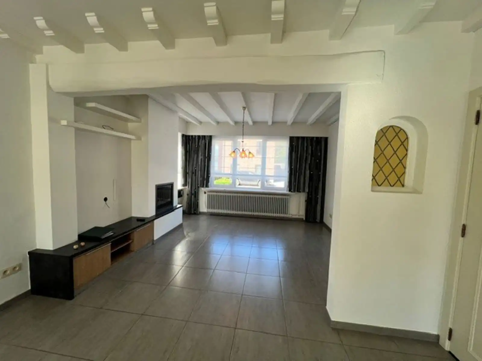 Halfopenbebouwing met 4 slaapkamers, garage en grote tuin. foto 8