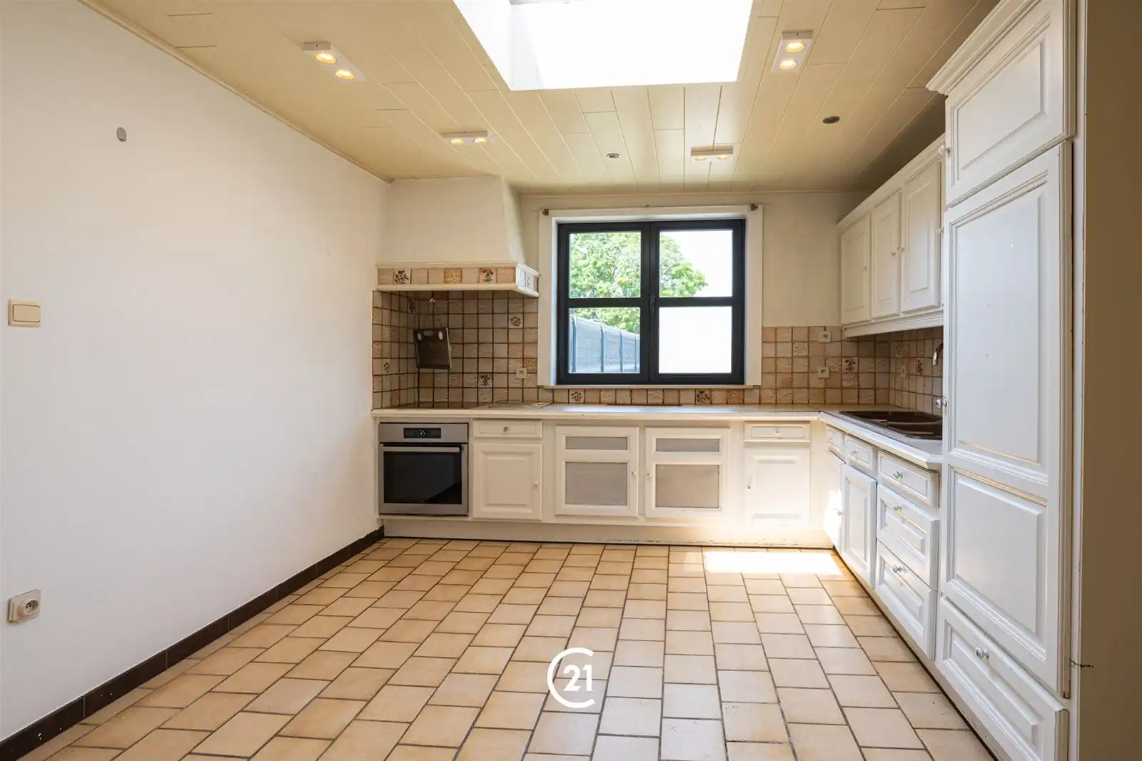 Ruime woning - type herenwoning met 4 slpk en parking foto 12