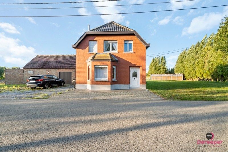 Bouwgrond van 1035 m² met landelijke ligging  foto {{pictureIndex}}