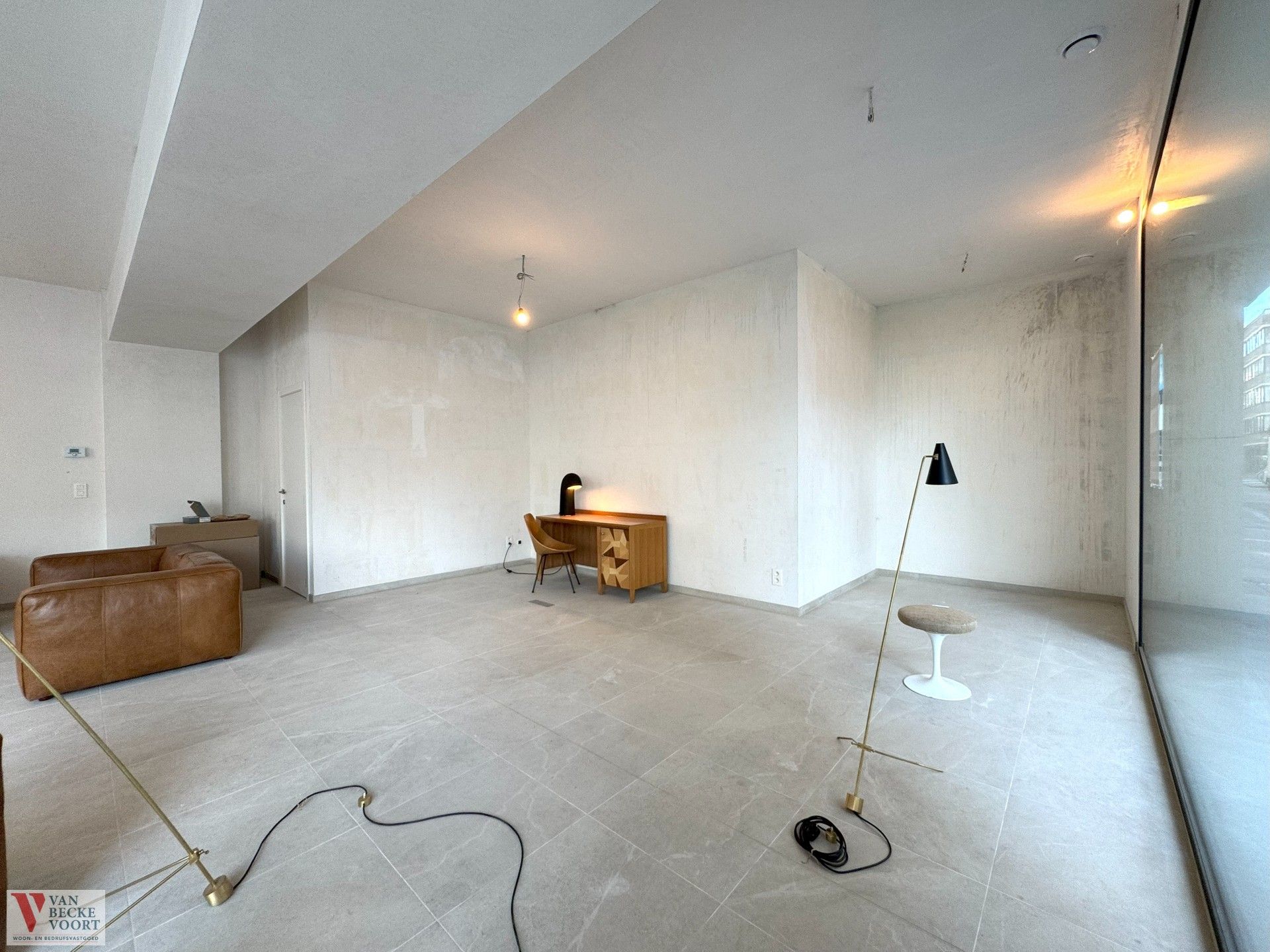 Handelsgelijkvloers 75m² in nieuwbouwresidentie foto 5