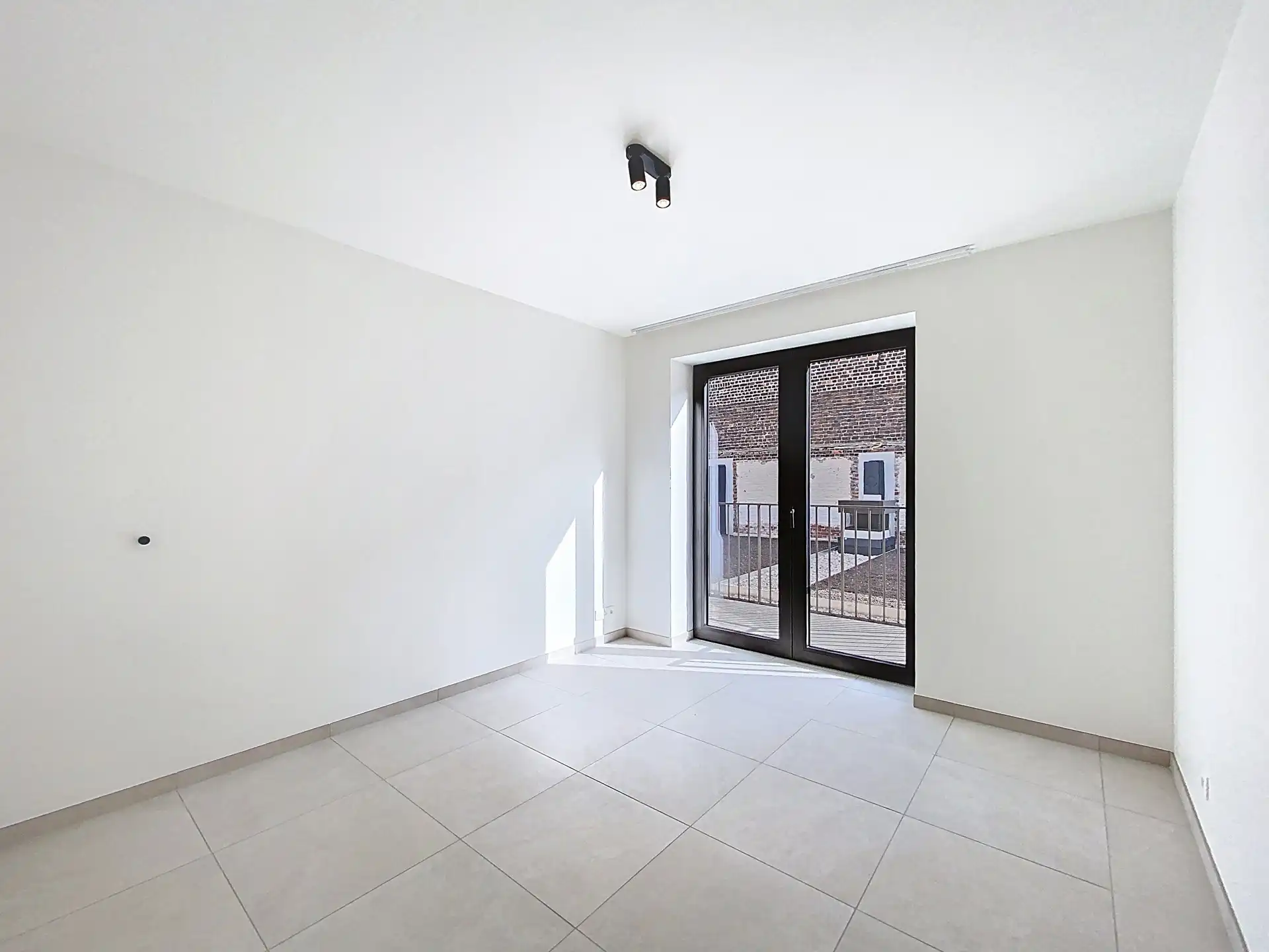 Nieuw huis met 3 slaapkamers en exterieur foto 26