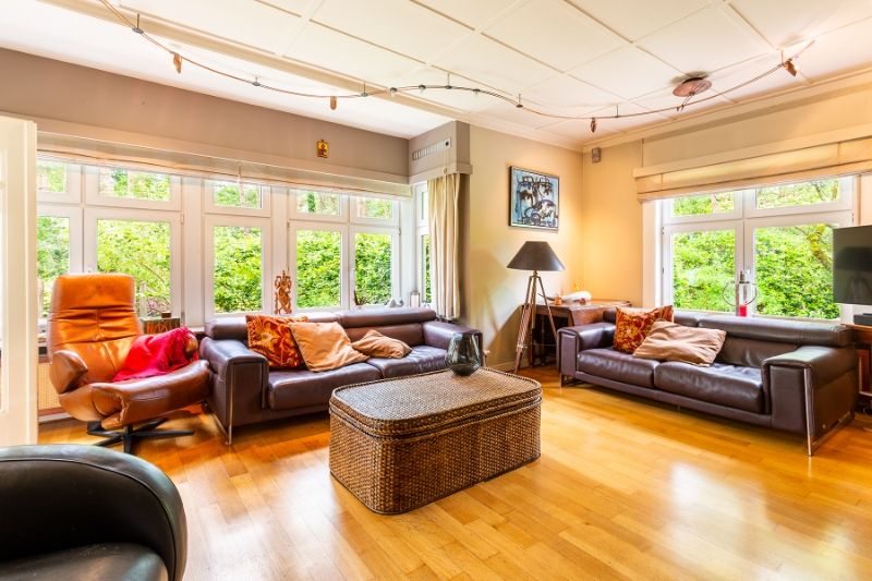 Karaktervolle villa in oase van groen, toplocatie! foto 6