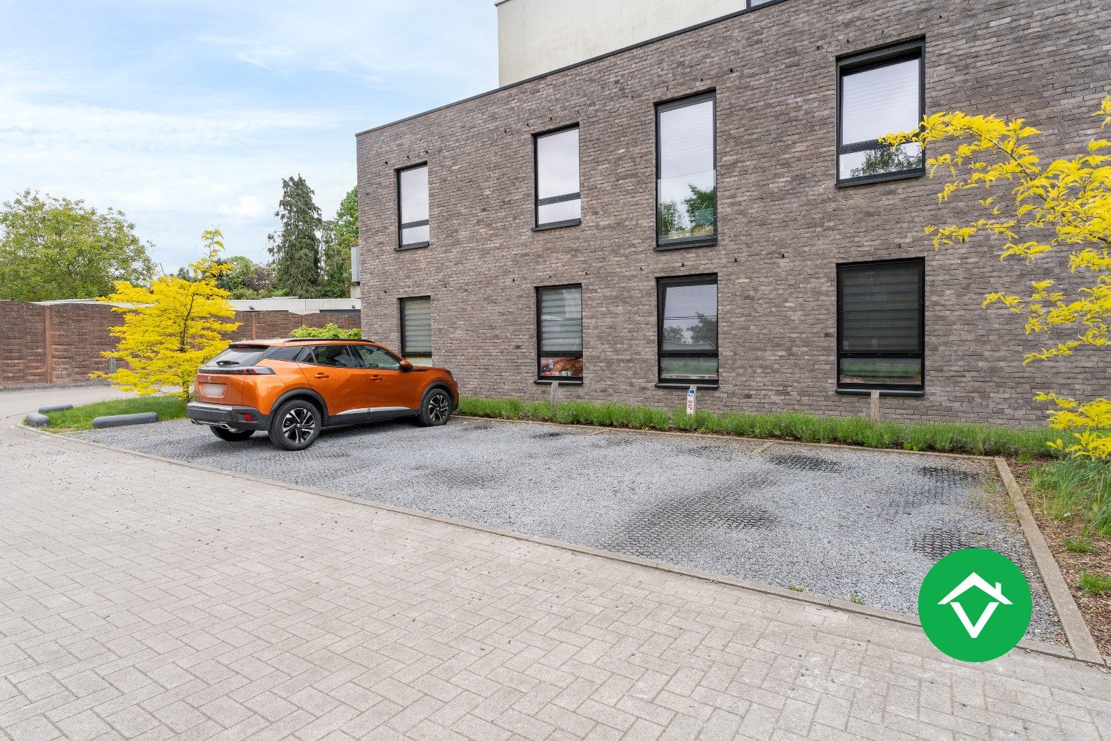 Recent, instapklaar appartement met één slaapkamer, ruim terras en autostaanplaats te Roeselare foto 23