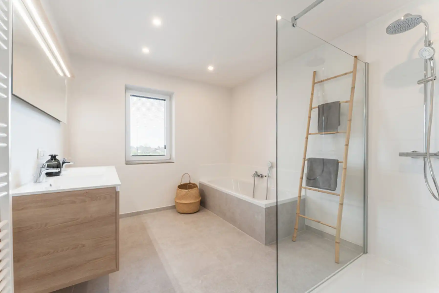 Moderne, vrijstaande woning foto 12