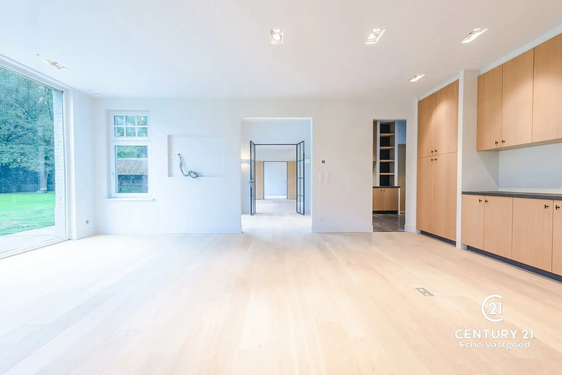 Unieke high-end villa met royaal woonoppervlak op 2415m² foto 13