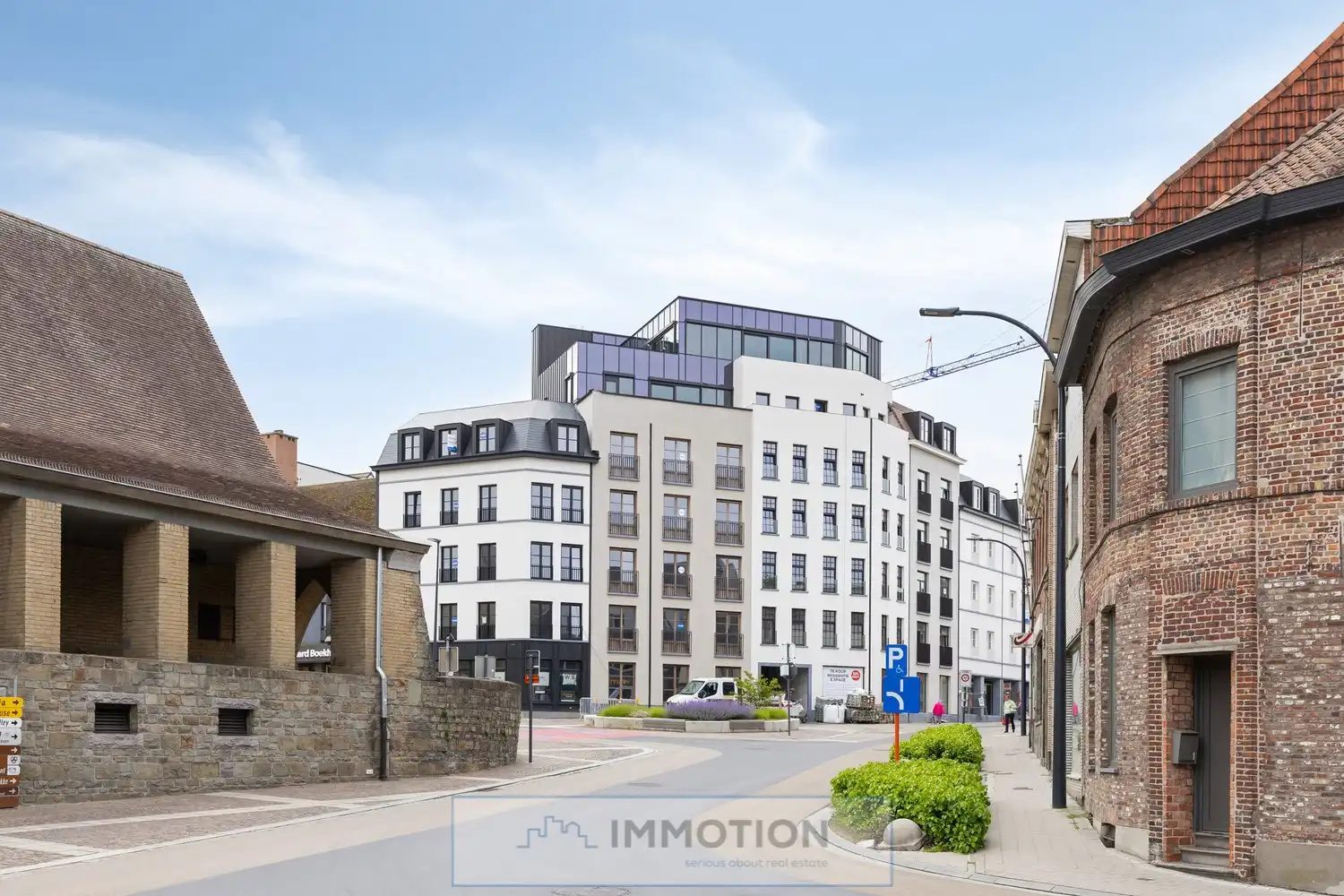 Appartement met royale terrassen en prachtig uitzicht over Zwevegem! foto {{pictureIndex}}