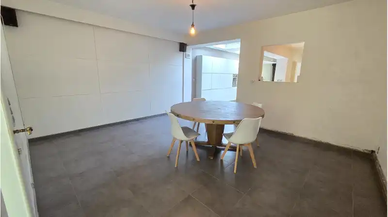 Instapklare 2-slaapkamerwoning met GARAGE, TUIN en ZWEMBAD te koop in Sint-Kruis Brugge foto 5