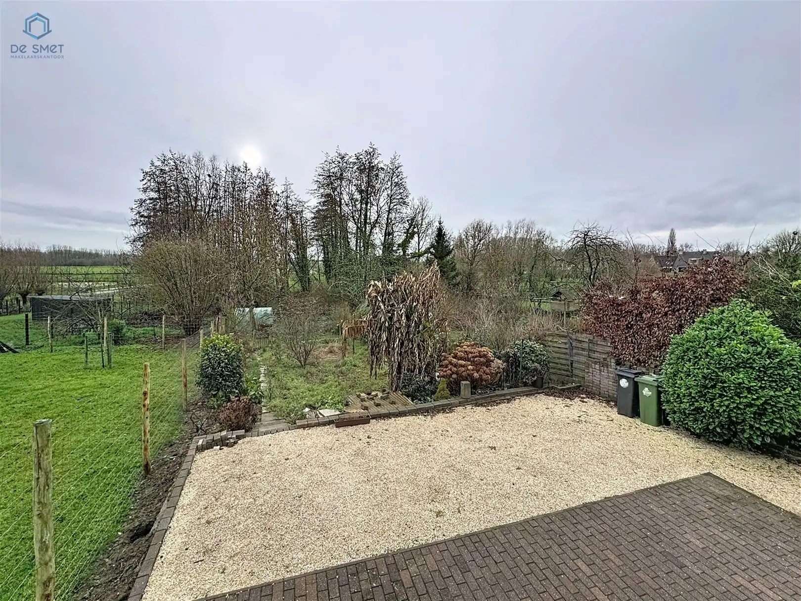 Zeer ruime woning met grote tuin, bos en landelijk uitzicht foto 3