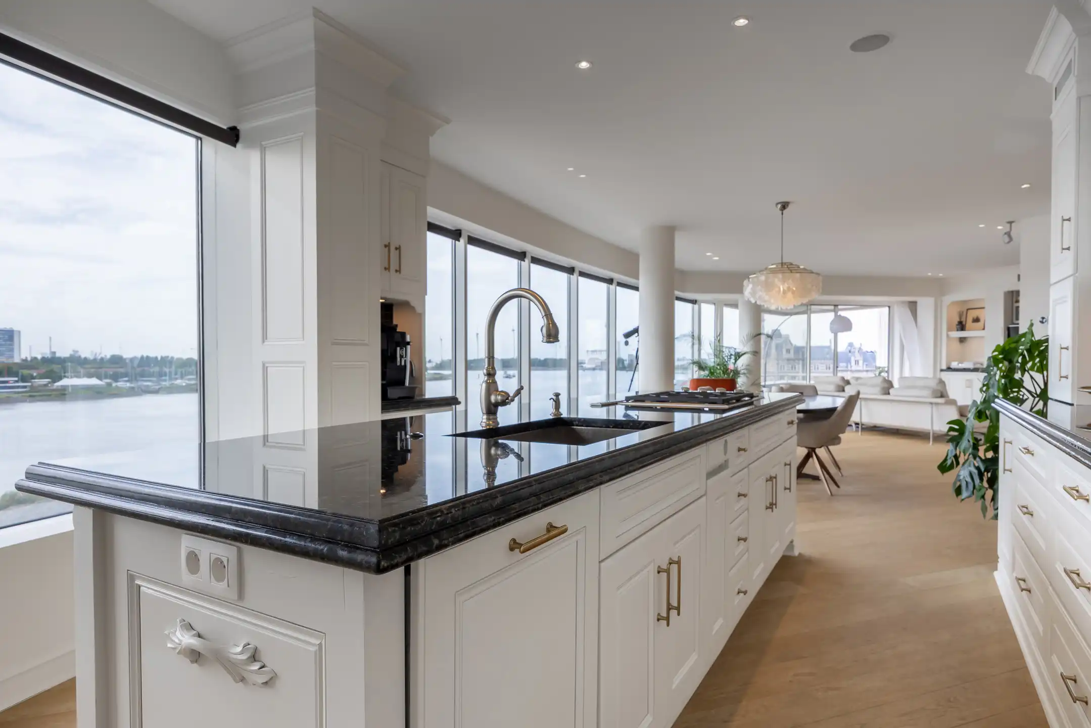 Exclusief appartement met panoramisch Scheldezicht foto 4